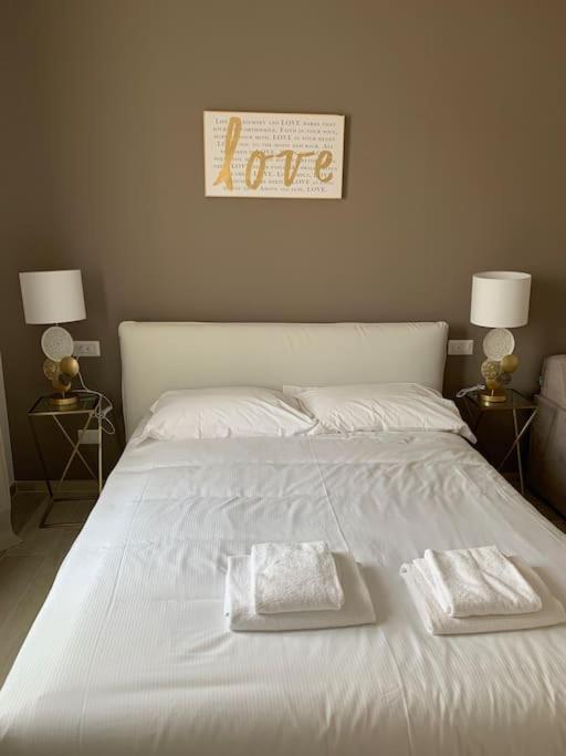 Trilocale Con Vista E Due Bagni Vicino Citylife Apartamento Milán